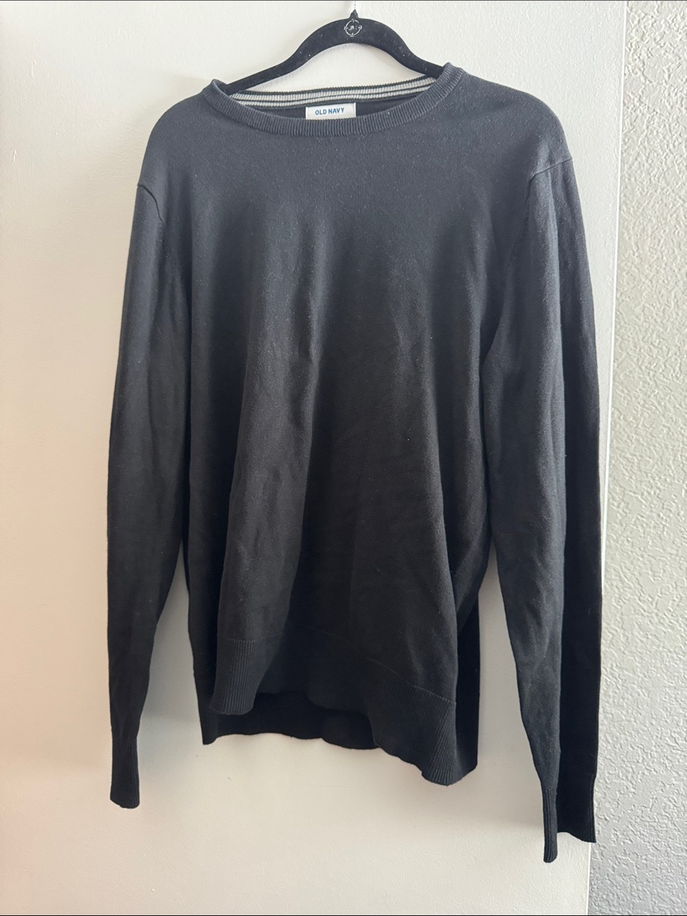 Old Navy Men's Black Crewneck Sweater - Classic Knit